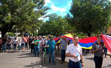 Los profesores dejaron sus actividades en las aulas por un día para reclamar mejor servicio de salud. @cutcolombia
