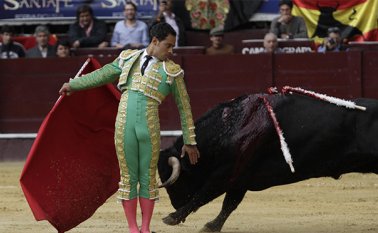 La ofensiva prevé sentar en el banquillo de los acusados a toreros, empresarios y municipios. Archivo La Opinión