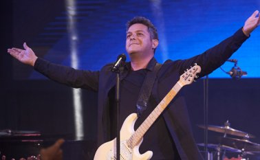 El español Alejandro Sanz será homenajeado. Internet