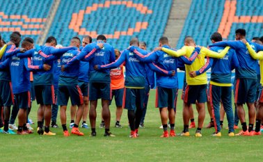 El combinado colombiano jugará su último partido de su gira asiática ante la selección de China. Los dirigidos por José Néstor Pékerman tendrán varias ausencias importantes, por lo que jugará un grupo renovado. AFP