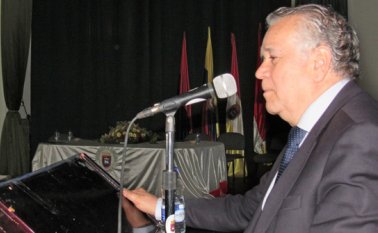 El doctor en Economía Giovanni Reyes expuso temas relacionados con la situación del país. Roberto Ospino