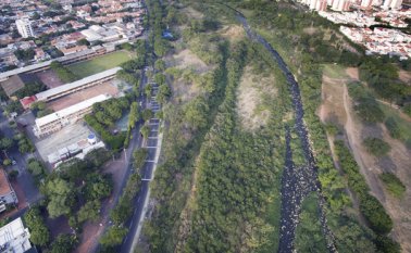 La mayor preocupación son los puentes, pues tienen sus bases desprotegidas, hasta en 1.5 metros, lo cual indica que el río no es el mismo. Archivo