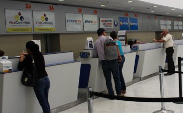Es evidente que los precios de los tiquetes dependerá del modelo tarifario de las aerolíneas. Archivo La Opinión