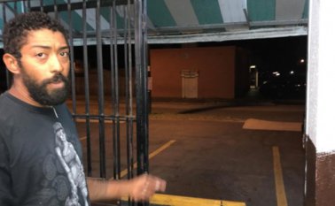 Residentes del barrio de South Seminole Heights en Tampa denunciaron los crímenes que se han ejecutado en el último mes. AFP