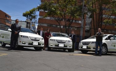 Transformar la flota es un avance significativo para cumplir el Acuerdo de París sobre el cambio climático, señalaron los expertos. Archivo La Opinión