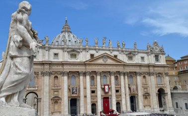 La obra explica que dentro del presiminario, un seminarista mayor de edad habría abusado sexualsmente de, al menos, un estudiante de "17 o 18 años" en 2011-2012, delante de un testigo. AFP
