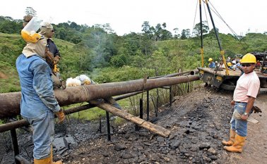Ecopetrol espera con ese marco, que la producción del grupo crezca en 2018 y llegue a entre 715.000 y 725.000 barriles de petróleo equivalentes por día. Archivo AFP