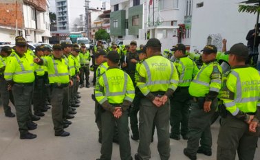 Momento en el que es presentado el Grupo Élite en Ocaña, quienes van realizar diferentes planes preventivos ante el incremento de la accidentalidad. Policía Nacional