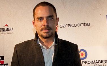 Manolo Cardona asume el reto de ser un seductor. AFP