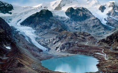 Esta foto muestra el glaciar Stein en Suiza en 2006. Durante la última década, científicos y fotógrafos han seguido regresando a los glaciares del mundo, y han observado que en cada visita se han reducido. James Balog/Extreme Ice Survey