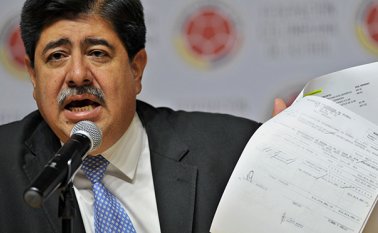 El expresidente de la Federación Colombiana de Fútbol, Luis Bedoya, fue vinculado a la investigación que adelantan las autoridades de Estados Unidos por sobornos, fraude en trasferencia bancaria y conspiración. AFP