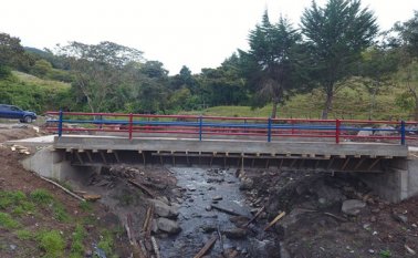 En la zona en donde está el nuevo puente convergen 10 veredas, las cuales son las mayores productoras de leche del municipio. Cortesía