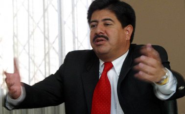 La investigación por sobornos, alcanzarían los 200 millones de dólares, incluye 92 cargos por distintos delitos. Archivo La Opinión