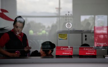 La Corte estableció que el transporte aéreo ha sido catalogado formalmente por el legislador como un servicio público esencial. Colprensa