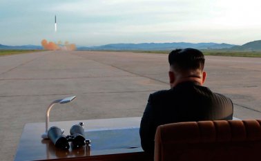 El dirigente norcoreano Kim Jong-Un, desoye el repudio mundial en contra de su programa nuclear y se empeña en alcanzar el máximo poderío. AFP