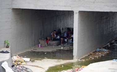 Actualmente, preocupa la presencia de los habitantes de la calle en todo el corredor que cubre el canal. La Opinión