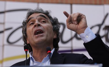 Sergio Fajardo inscribió su candidatura a la presidencia con 981.625 recogidas a través del partido Compromiso Ciudadano. Colprensa