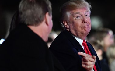 La aprobación de la reforma fiscal acerca a Trump a su primer gran triunfo legislativo después del sonado fiasco que supuso la fallida derogación de la ley sanitaria conocida como Obamacare. AFP