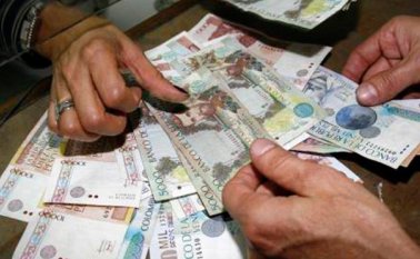 En las negociaciones por el salario mínimo, el sector empresarial y las organizaciones sindicales pondrán sus cartas sobre la mesa con sus ofertas. Colprensa