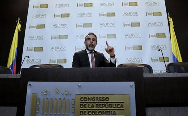 Benedetti informó que viajará a Ginebra, Suiza, a radicar ante la Unión Interparlamentaria las pruebas de sus denuncias, Colprensa