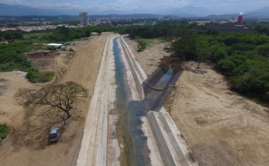 El canal recorre la ciudad en sentido suroccidente-nororiente, iniciando en el barrio Magdalena hasta llegar a cercanías de la cárcel de Cúcuta César Obando