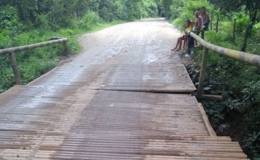 De los 18 pontones ubicados en la vía de acceso a Tibú, 13 de ellos tienen estudios y diseños para su mejoramiento. Archivo