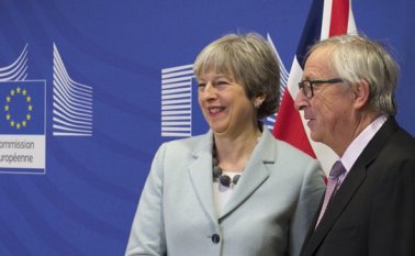 Sellaron un acuerdo histórico. @theresa_may