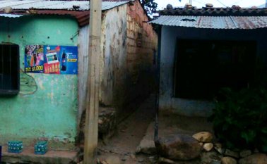 En este callejón del sector La Playa, ocurrió el atentado. La Opinión
