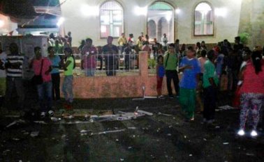 El conductor estaba bajo los efectos del alcohol e iba a alta velocidad, según testigos del hecho. Tomada de Twitter