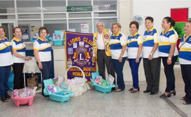 Rosa de Asprilla, Elda de Matamoros, Haydeé Quintero, Jaime Akli, Yolanda de Akli, Gladys Villamizar, Román Bautista y Omaira Pabón. Alfredo Estévez
