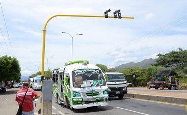Fotomultas en Los Patios. La Opinión