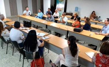 Representantes de los concesionarios de vehículos, la Dian y Fenalco se reunieron ayer para tomar medidas que frenen el contrabando de automotores procedente de Venezuela. Orlando Carvajal