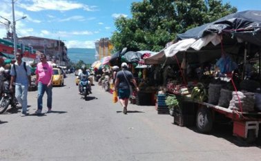 Inicialmente se había dicho que los "mercados satélites" se inaugurarían en abril del presente año, pero la propuesta no fue aceptada por la mayoría de vendedores. Archivo La Opinión