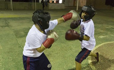 18 aprendices de boxeador se entrenan de lunes a viernes en el colegio San José de Trigal del Norte. Juan Pablo Cohen