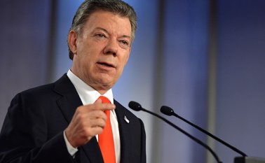 “Hace dos días firmé un decreto reduciendo en $4 billones el presupuesto para precisamente ir cumpliendo con la regla fiscal”, dijo el presidente Juan Manuel Santos. Archivo La Opinión