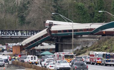 Entre las víctimas fatales no figuran conductores de la transitada autopista Interestatal 5. AFP