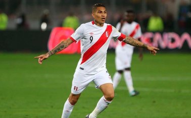 Paolo Guerrero volverá a las canchas de fútbol a jugar el 4 de mayo. Archivo