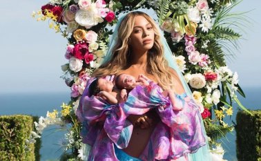 Beyoncé con sus gemelos. Internet