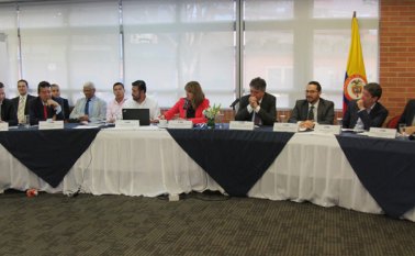 Las cartas están sobre la mesa. Colprensa