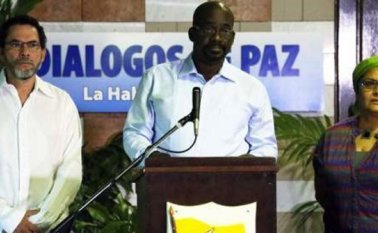 En el centro, alias Pablo Atrato. Colprensa