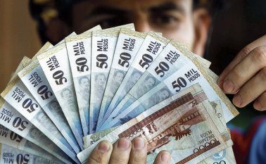 El 30 de diciembre se anunció el aumento en el salario mínimo de 5,9%, por lo que pasó de $737.717 a $781.242. Archivo