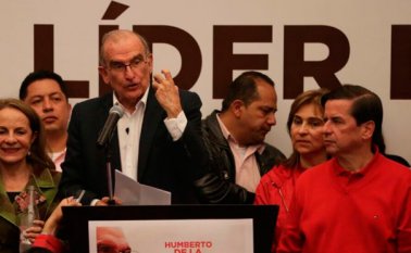 De la Calle recalcó la necesidad de hacer una enorme coalición para evitar que “el pan de la paz se queme en la puerta del horno”.
Colprensa