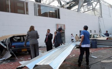 El Idiger entregó 746 tejas de zinc, dos kits de limpieza, seis kits noche, 1 bono de mercado y 1 kit de cocina. Colprensa