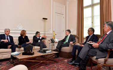 La "disposición del Gobierno requiere hechos inequívocos de paz que permitan alivios humanitarios en beneficio del bienestar y la tranquilidad de las comunidades", expresó el jefe de la delegación, Gustavo Bell. Colprensa