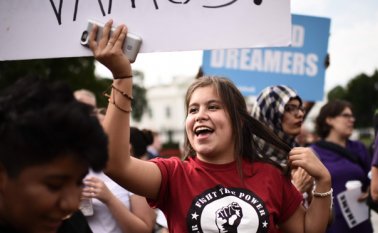 El presidente de Estados Unidos, Donald Trump, anunció el fin del programa Acción Diferida para los Llegados en la Infancia (DACA, en inglés), que beneficia a unos 680.000 jóvenes que ingresaron irregularmente al país por sus padres. AFP