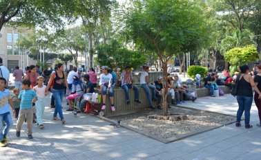 Ahora se ve el comercio de alimentos y bebidas propias del vecino país, y hasta de ropa. Edinsson Figueroa
