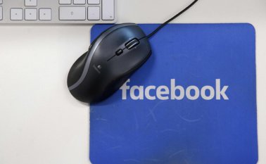 Mark Zuckerberg, Fundador de Facebook, admitió que los vídeos y otros contenidos corporativos en la red social han crecido mucho en los últimos dos años. AFP