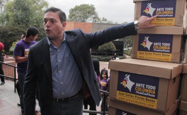 Juan Carlos Pinzón se inscribió por firmas, luego de haber renunciado al Partido de la U. Colprensa