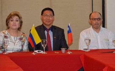 Alicia Acosta, Antonio Yeh y el coronel Carlos Villadiego. Edinsson Figueroa