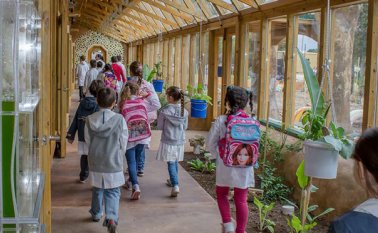 Con este proyecto se trata generar un programa de construcción de escuelas públicas alrededor de toda Latinoamérica. Internet